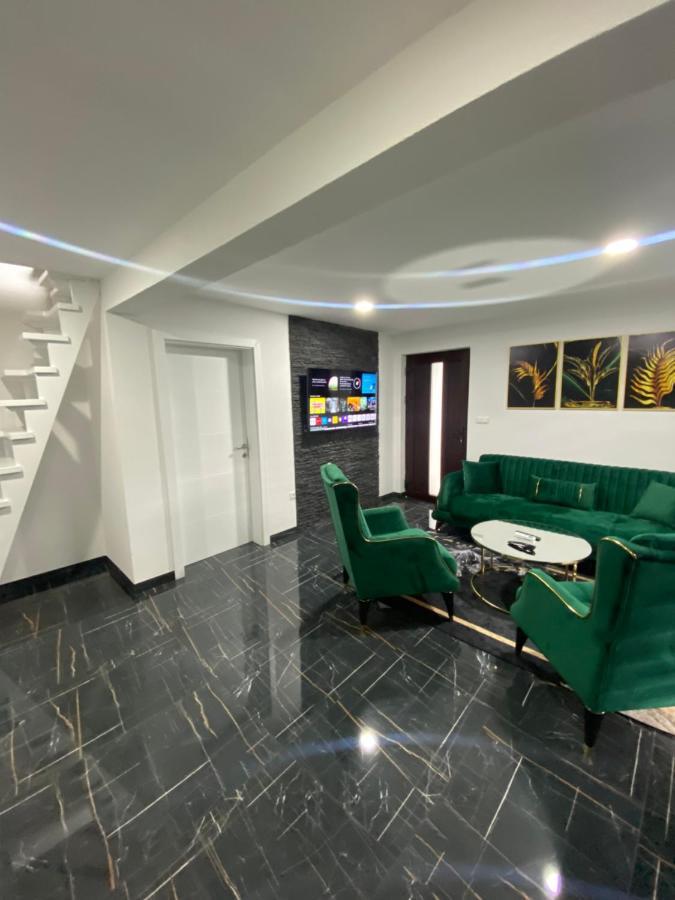 Holiday Houses Green Queen بيهاتش المظهر الخارجي الصورة