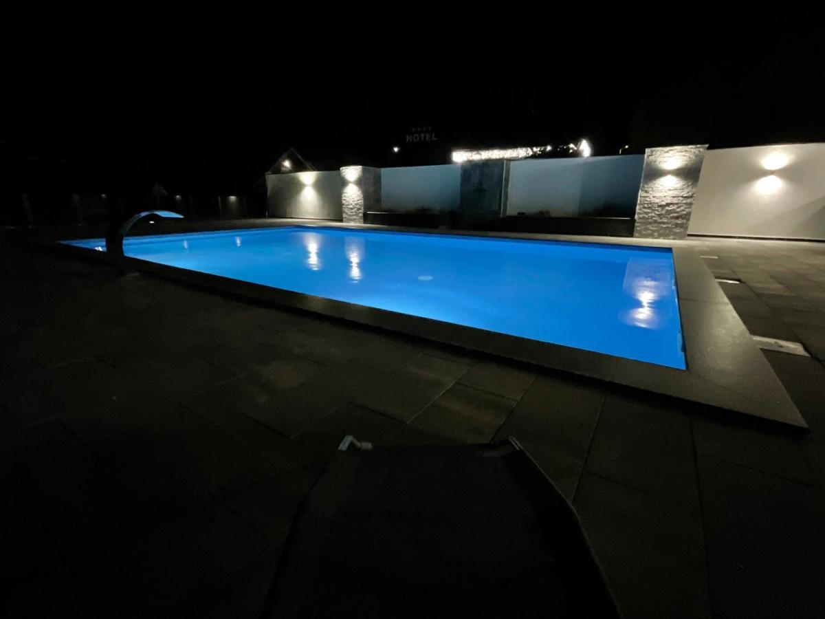 Holiday Houses Green Queen بيهاتش المظهر الخارجي الصورة