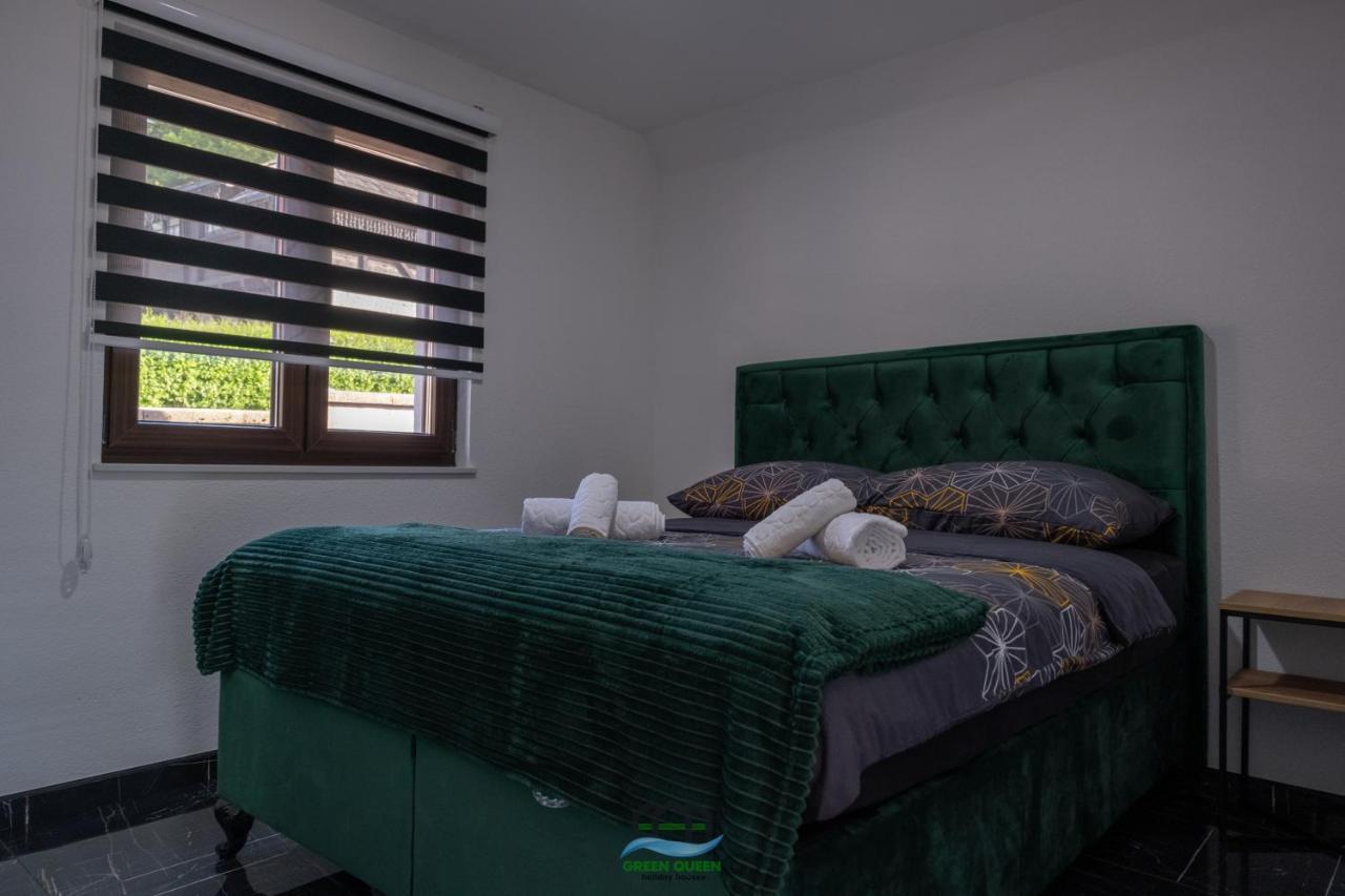 Holiday Houses Green Queen بيهاتش المظهر الخارجي الصورة