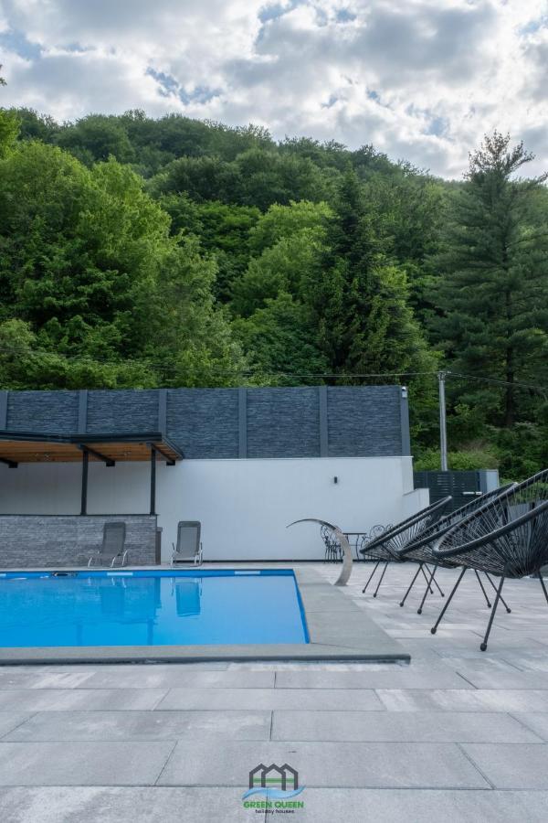 Holiday Houses Green Queen بيهاتش المظهر الخارجي الصورة