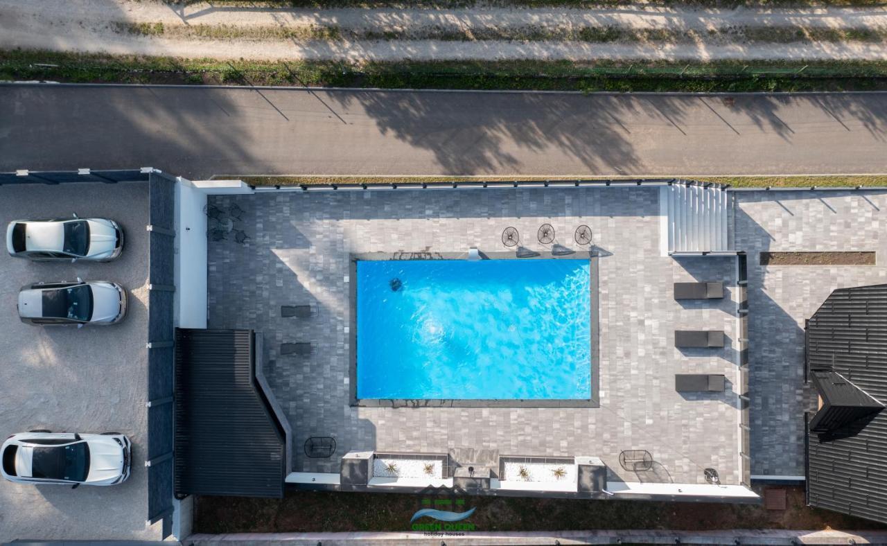 Holiday Houses Green Queen بيهاتش المظهر الخارجي الصورة