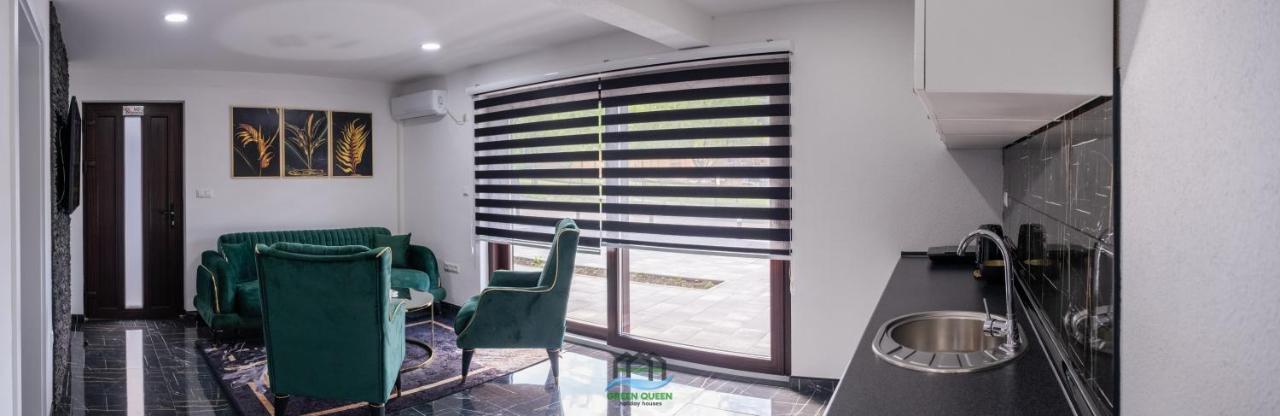 Holiday Houses Green Queen بيهاتش المظهر الخارجي الصورة
